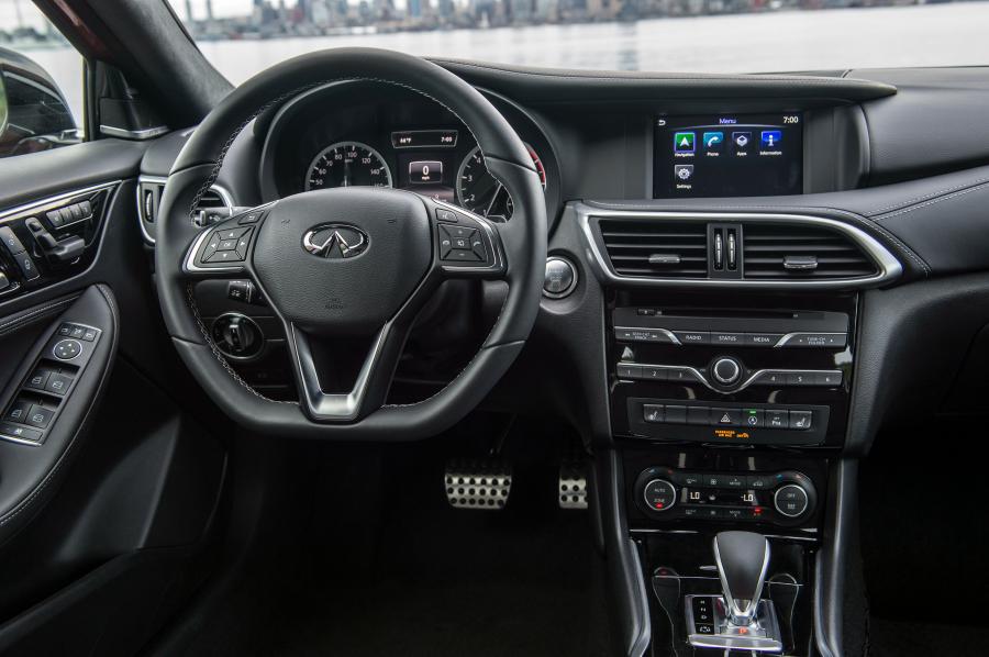 Панель приборов Infiniti QX30S 2.0t 2016 года  (US) (фото 13 из 20)